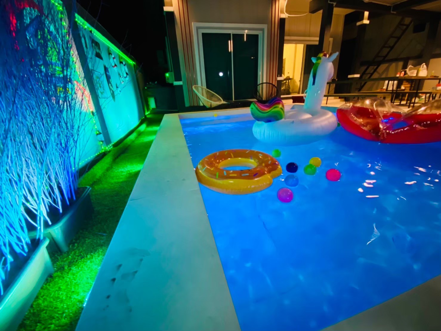 2 Season Family Miki Pool villa Pattaya